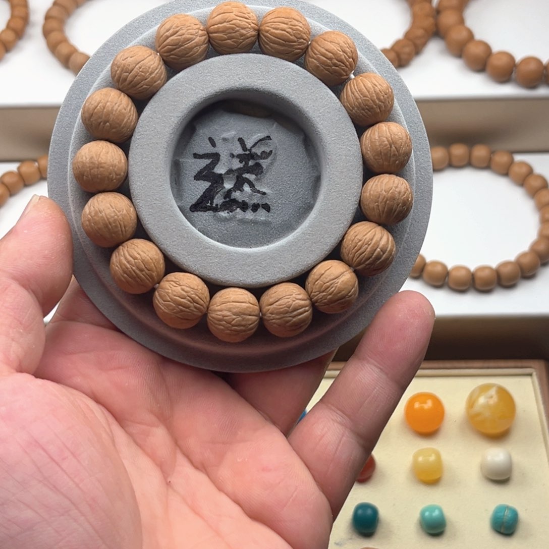 哲***源猴头核桃吊坠原皮
