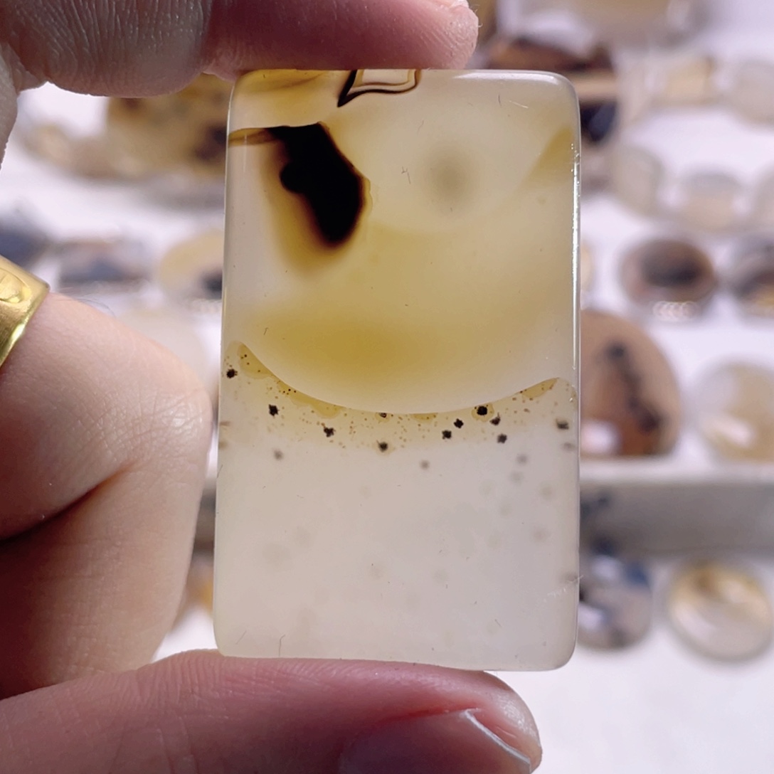 玛瑙/玉髓未镶嵌珠宝奇石