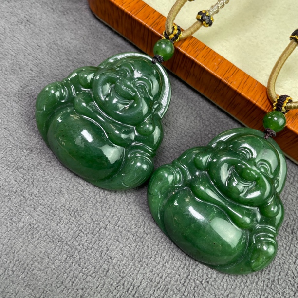 和田玉碧玉大佛公卡50mm左右拍一发一多样性发货