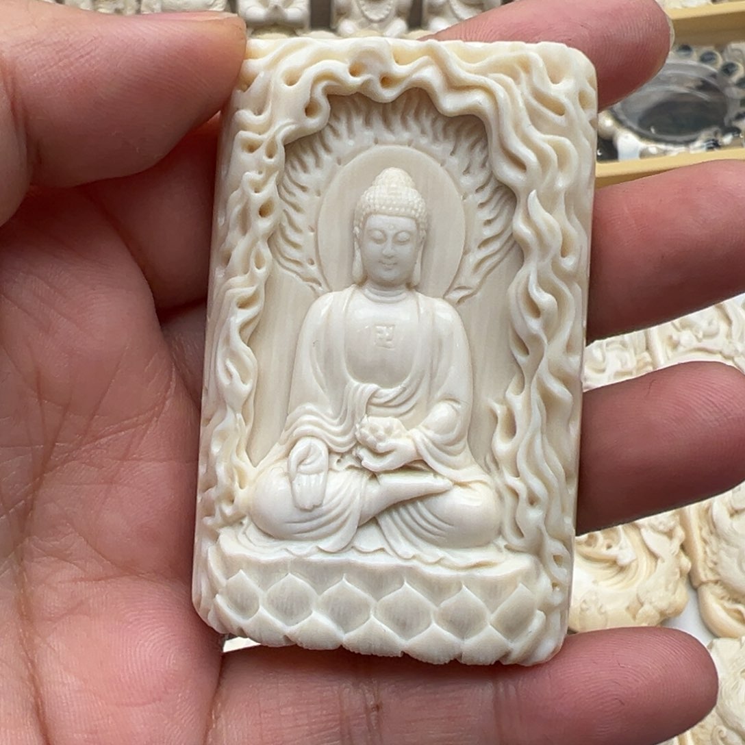 白玉菩提吊坠人**途阿弥