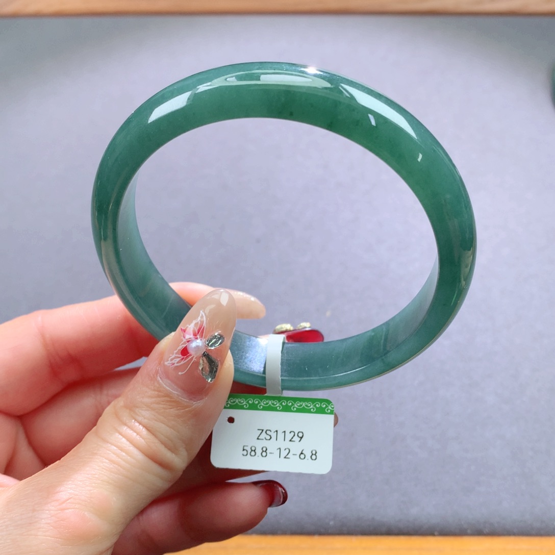 翡翠手镯未镶嵌天然翡翠手镯叮当镯