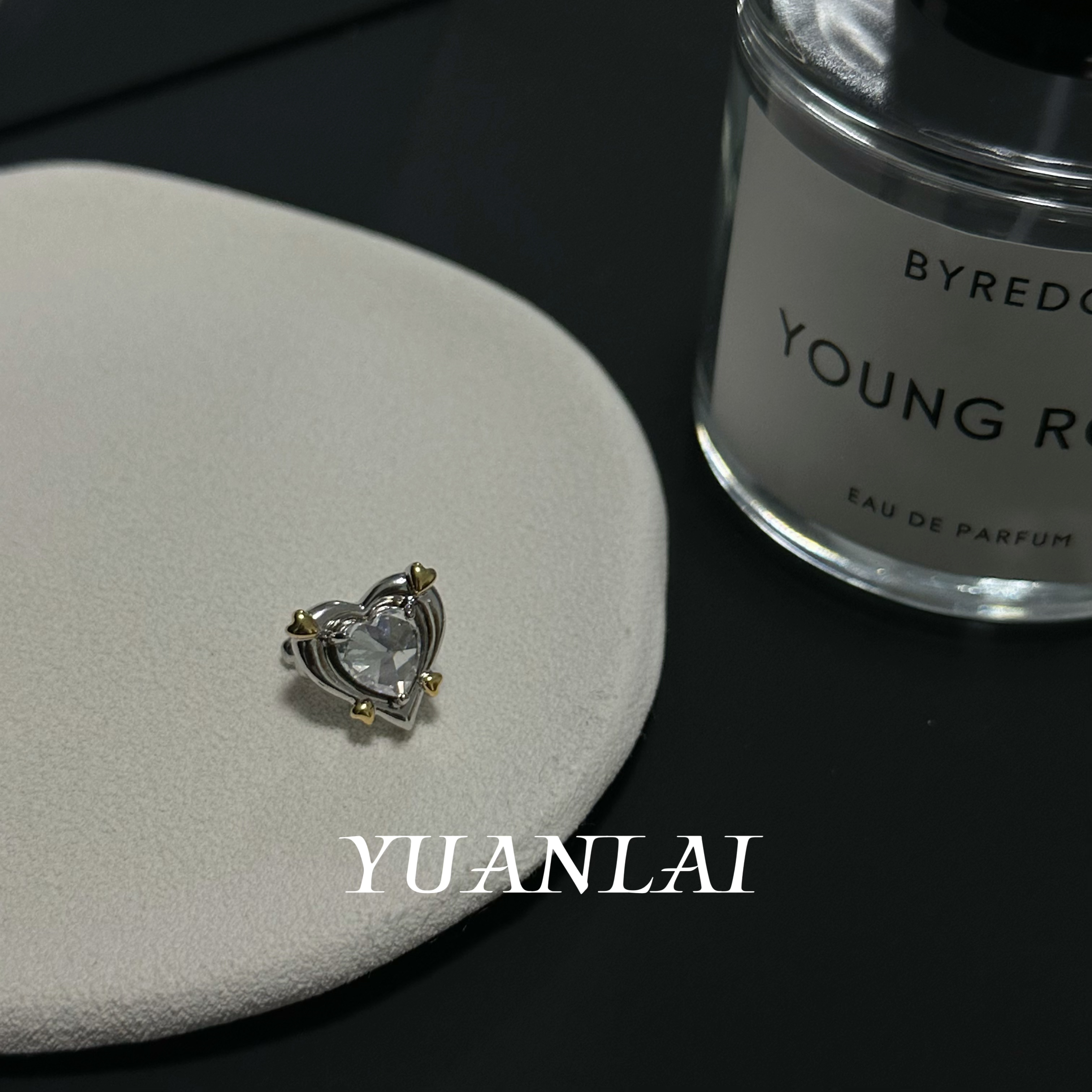 铜合金合成锆石耳饰 爱心镶锆甜酷耳骨夹无耳洞高级精致耳饰小众
