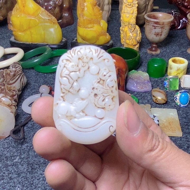 白玉菩提吊坠收藏