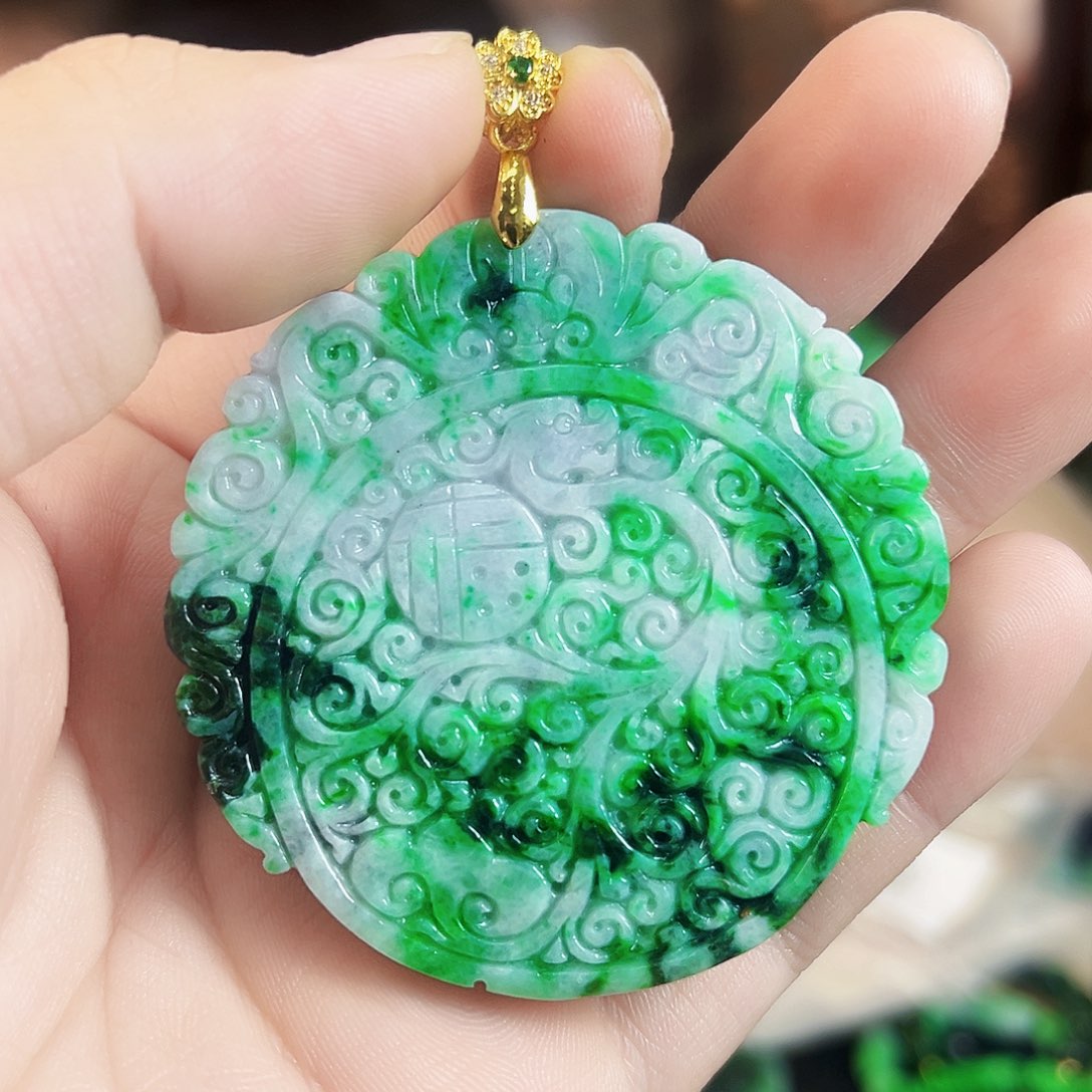 翡翠颈饰未镶嵌吊坠