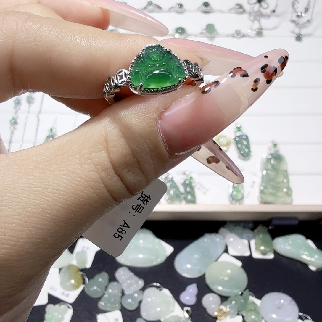 ****程翡翠未镶嵌颈饰翡翠