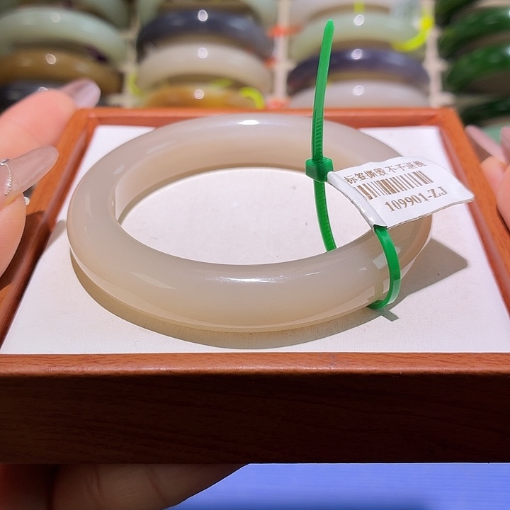 和田玉未镶嵌手镯54.6+