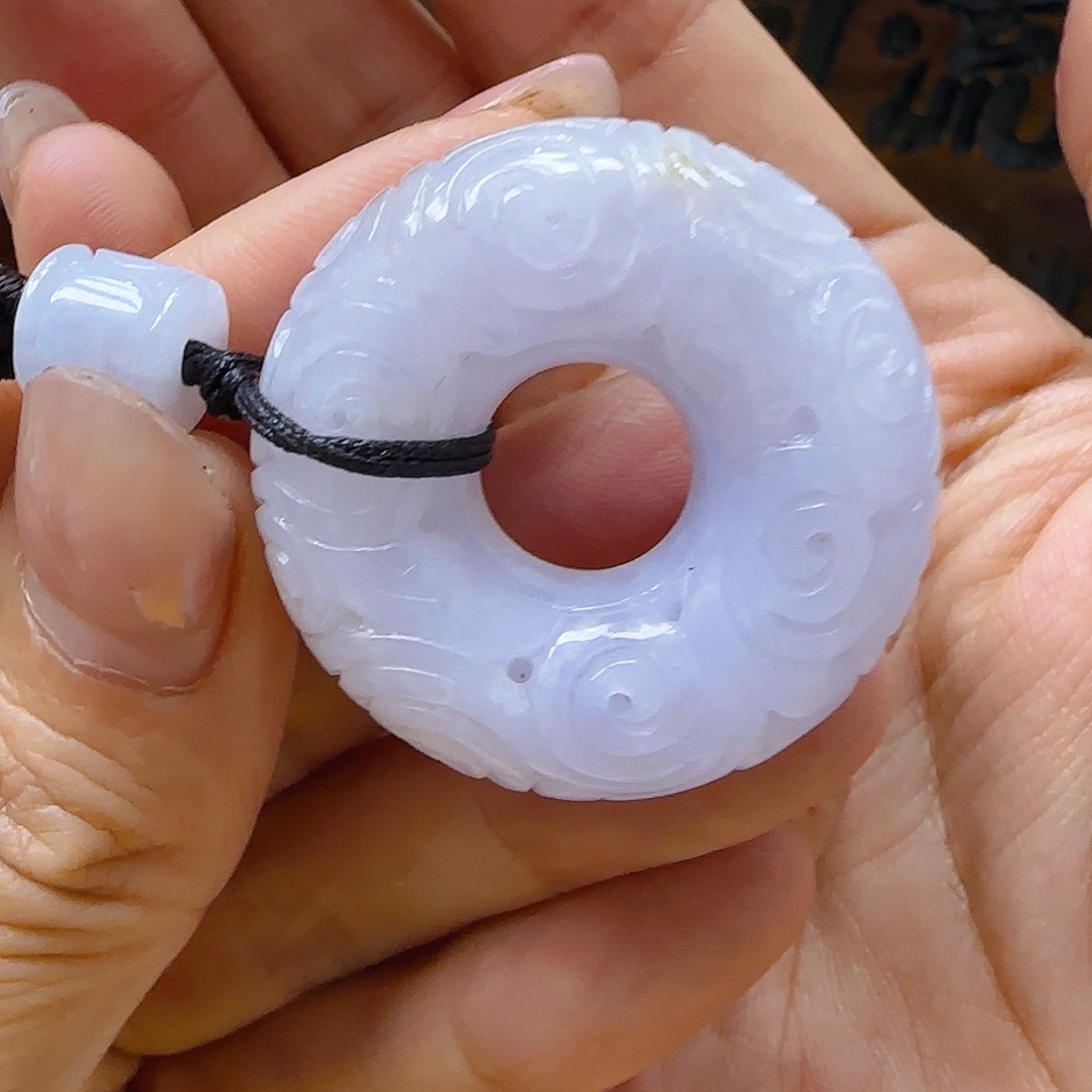 翡翠颈饰未镶嵌翡翠240