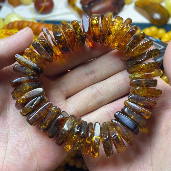 琥珀珠宝奇石未镶嵌