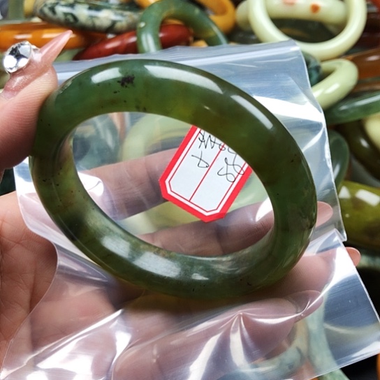 蛇纹石玉手镯未镶嵌小*