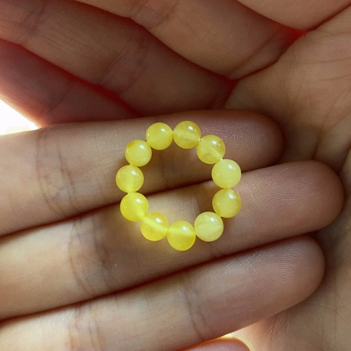 未镶嵌蜜蜡裸石平***?尺寸4加，内直径11加，微瑕