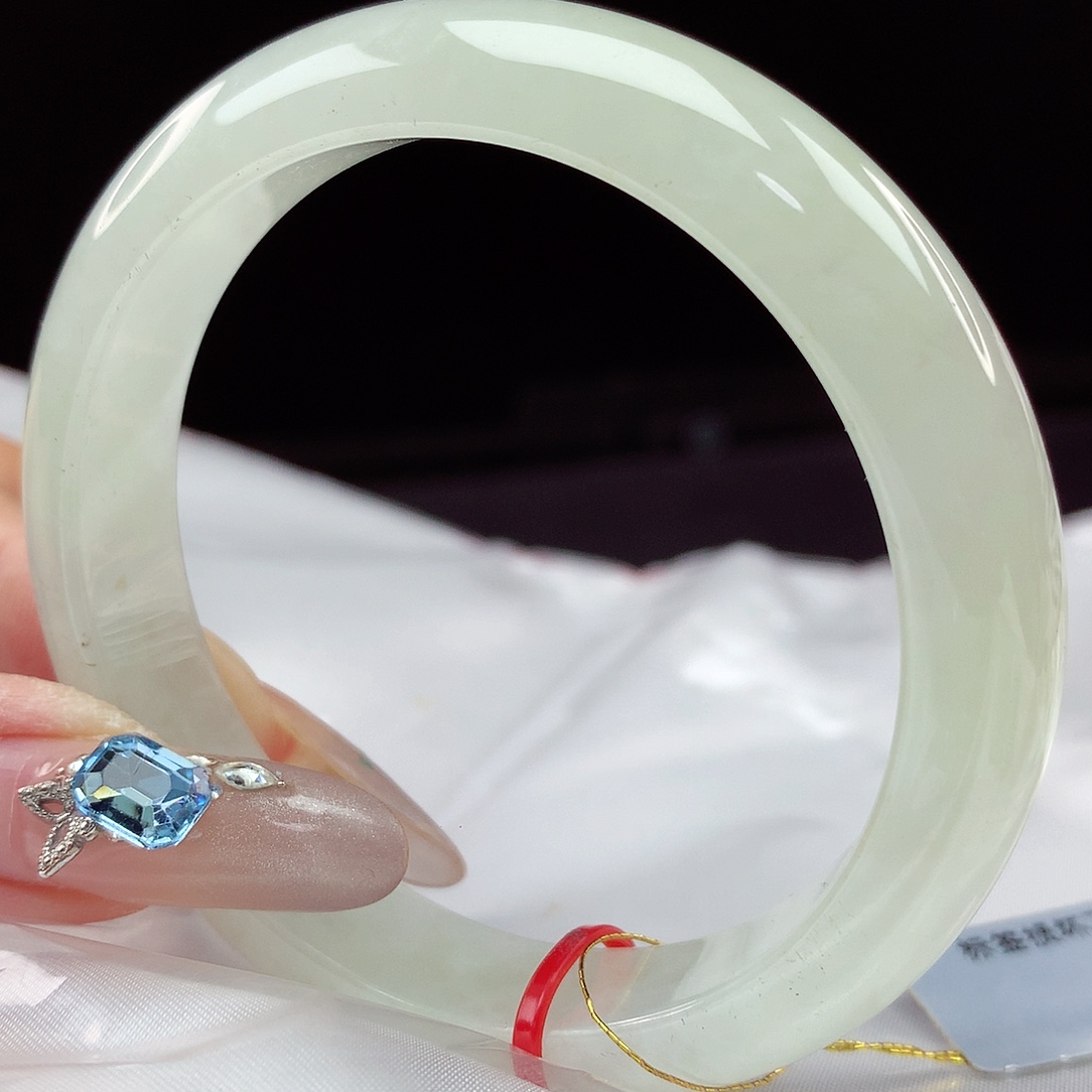 翡翠手镯未镶嵌55圈0374