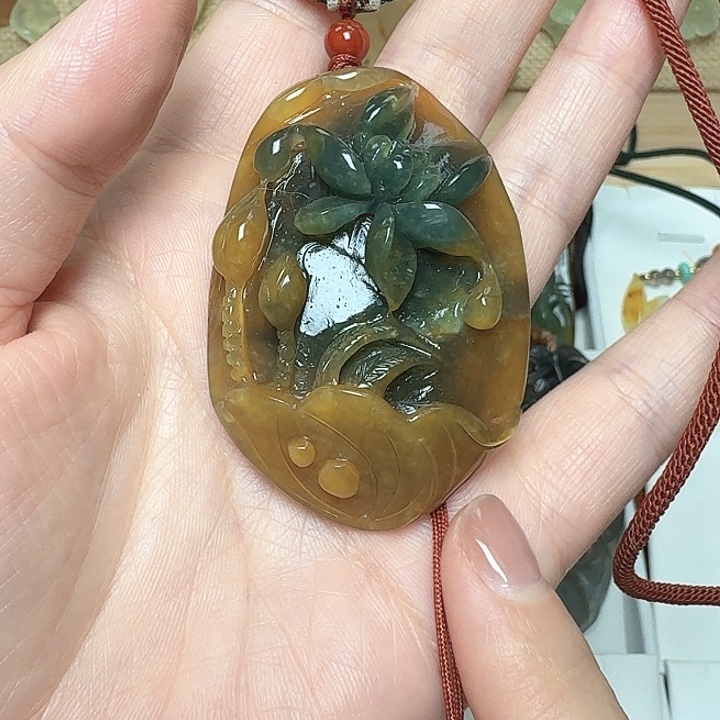 紫****蛇纹石玉未镶嵌颈饰