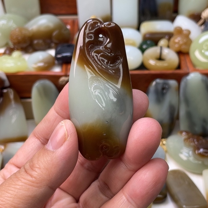 和田玉未镶嵌颈饰