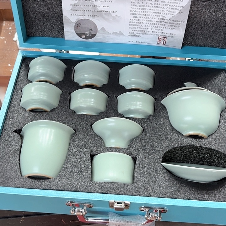 孤品茶具套装等。      