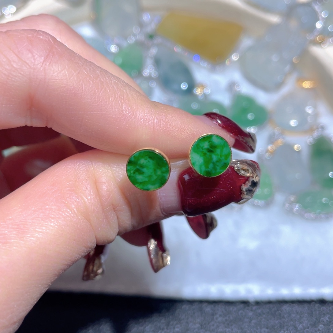 翡翠颈饰18K金镶嵌翡翠