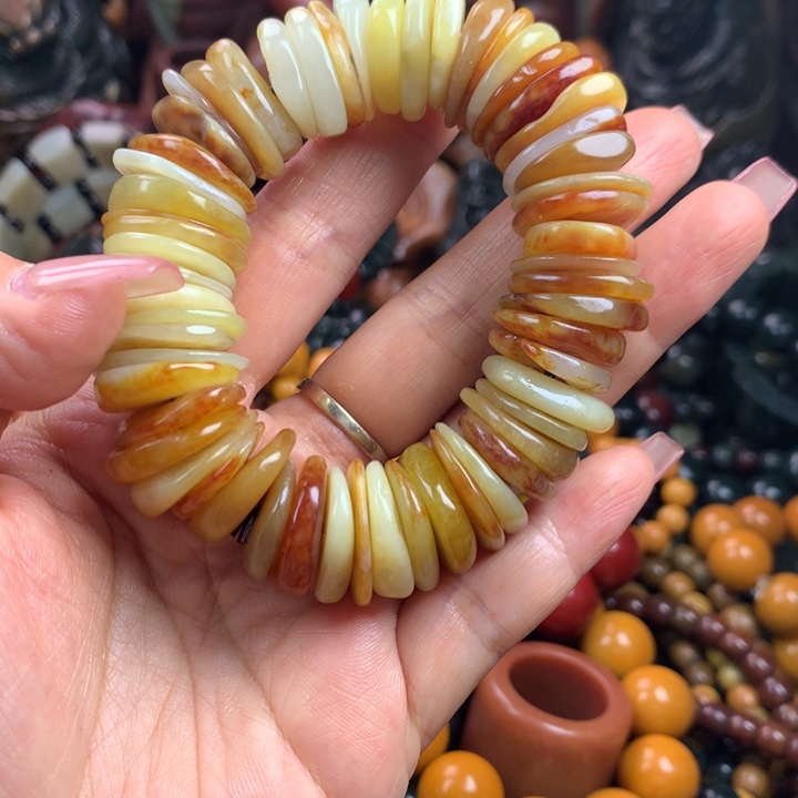 透闪石质玉未镶嵌珠宝奇石