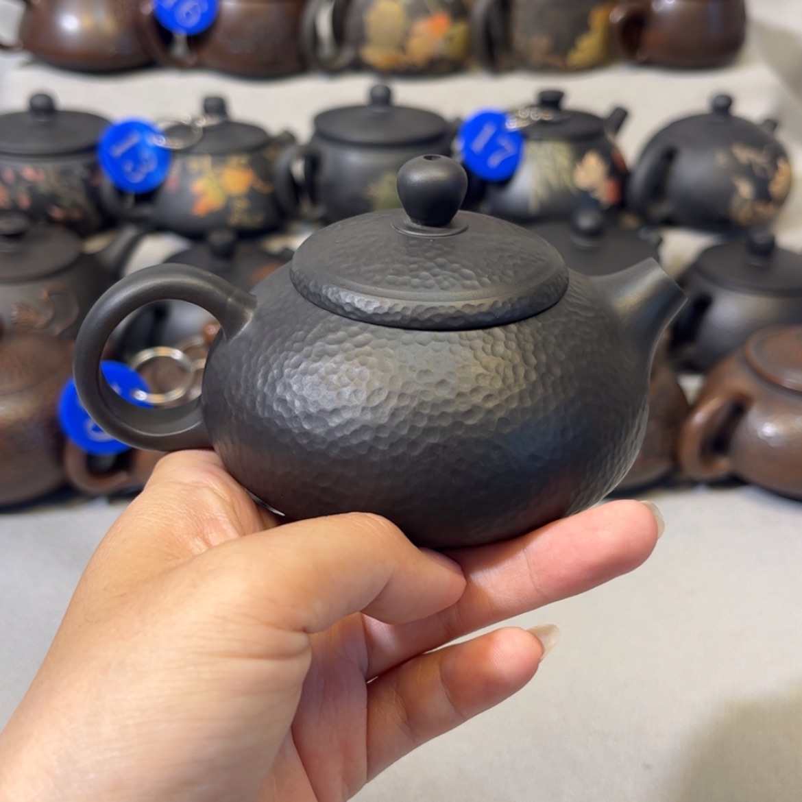 【闪购商品】红泥 微瑕 容量 140c c