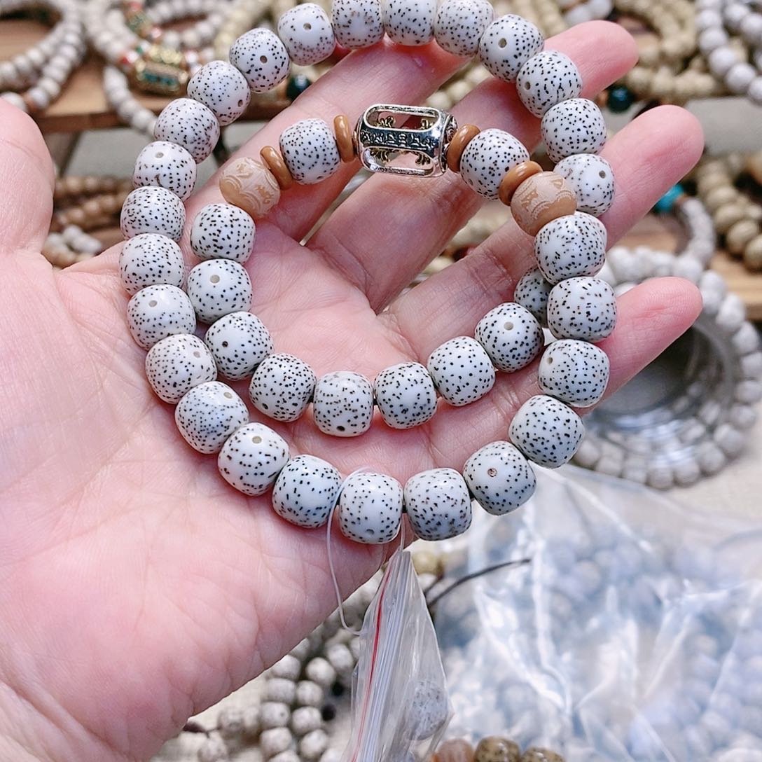 手串星月菩提定制两圈顺白10*9m m