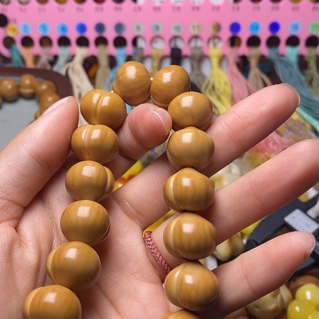 彤***话吊坠猴头核桃16柯基