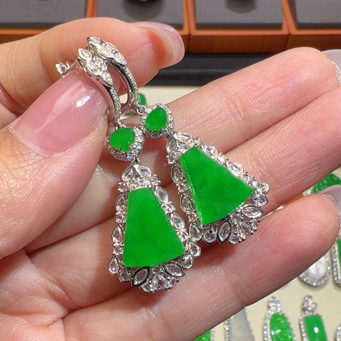 翡翠耳饰18K金镶嵌L**n收到货48小时鉴赏期