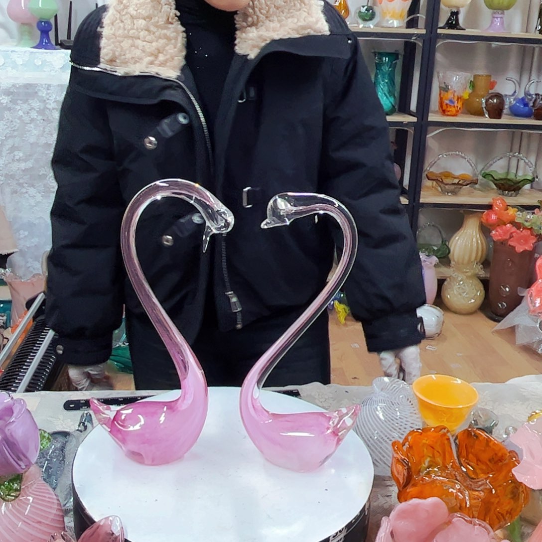 1对天鹅福利琉璃工艺品