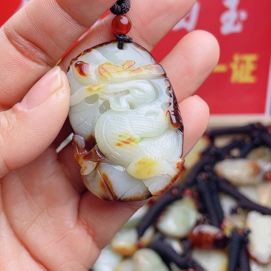 和田玉颈饰未镶嵌