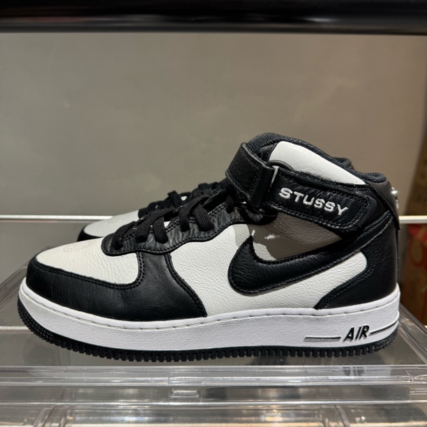 95新 maje 42码 原盒 Stussy x AF1 Mid黑白 板鞋