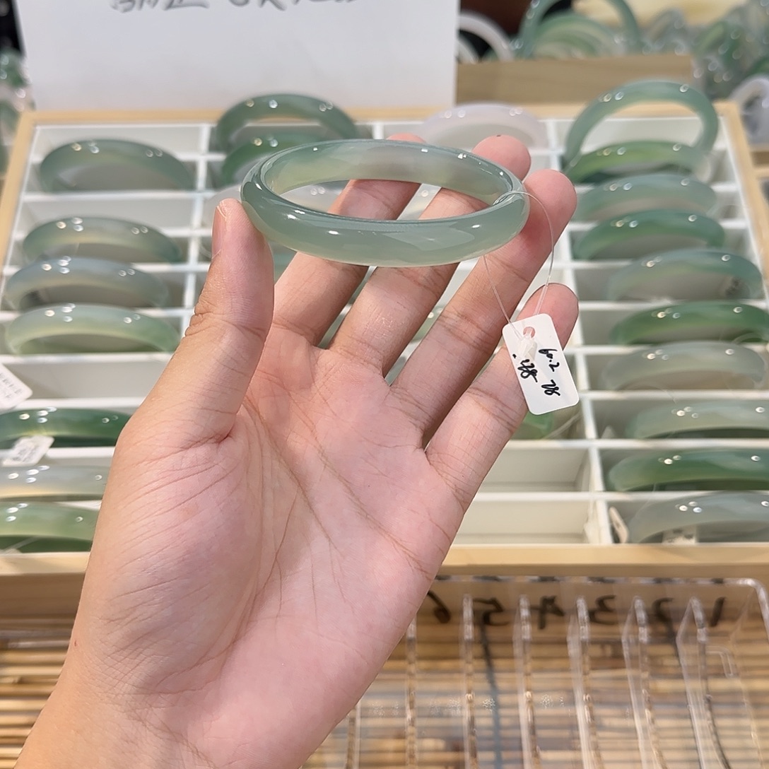 手镯玛瑙/玉髓未镶嵌圈口60.2