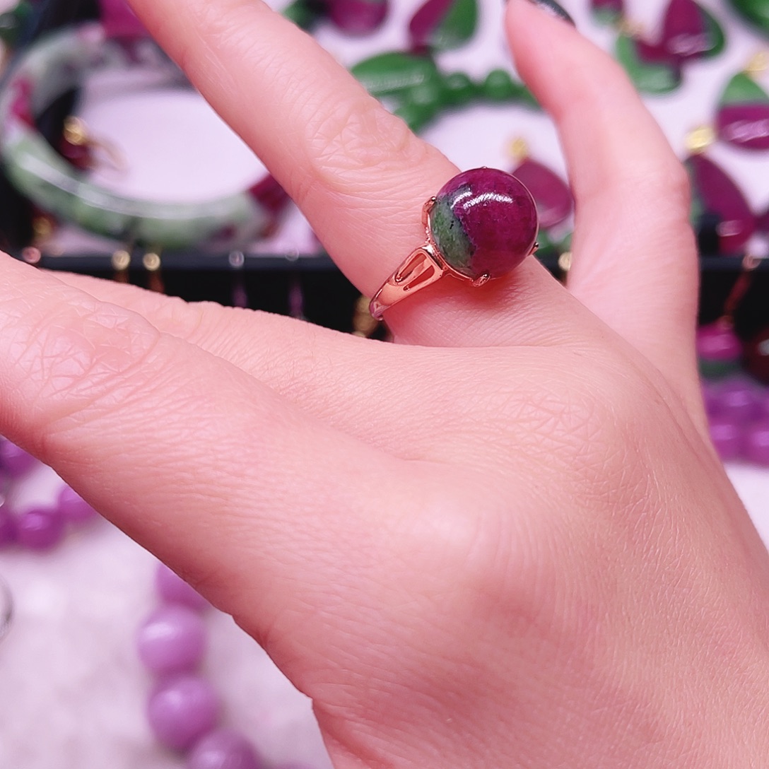 戒指红宝石未镶嵌