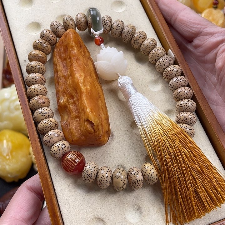 菩提把件未镶嵌?**～33.7克