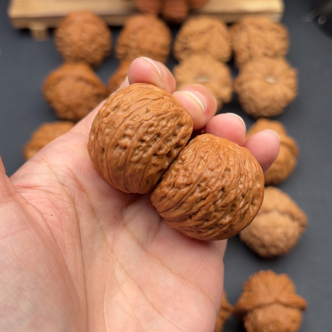 文玩核桃把件铁锤半壁