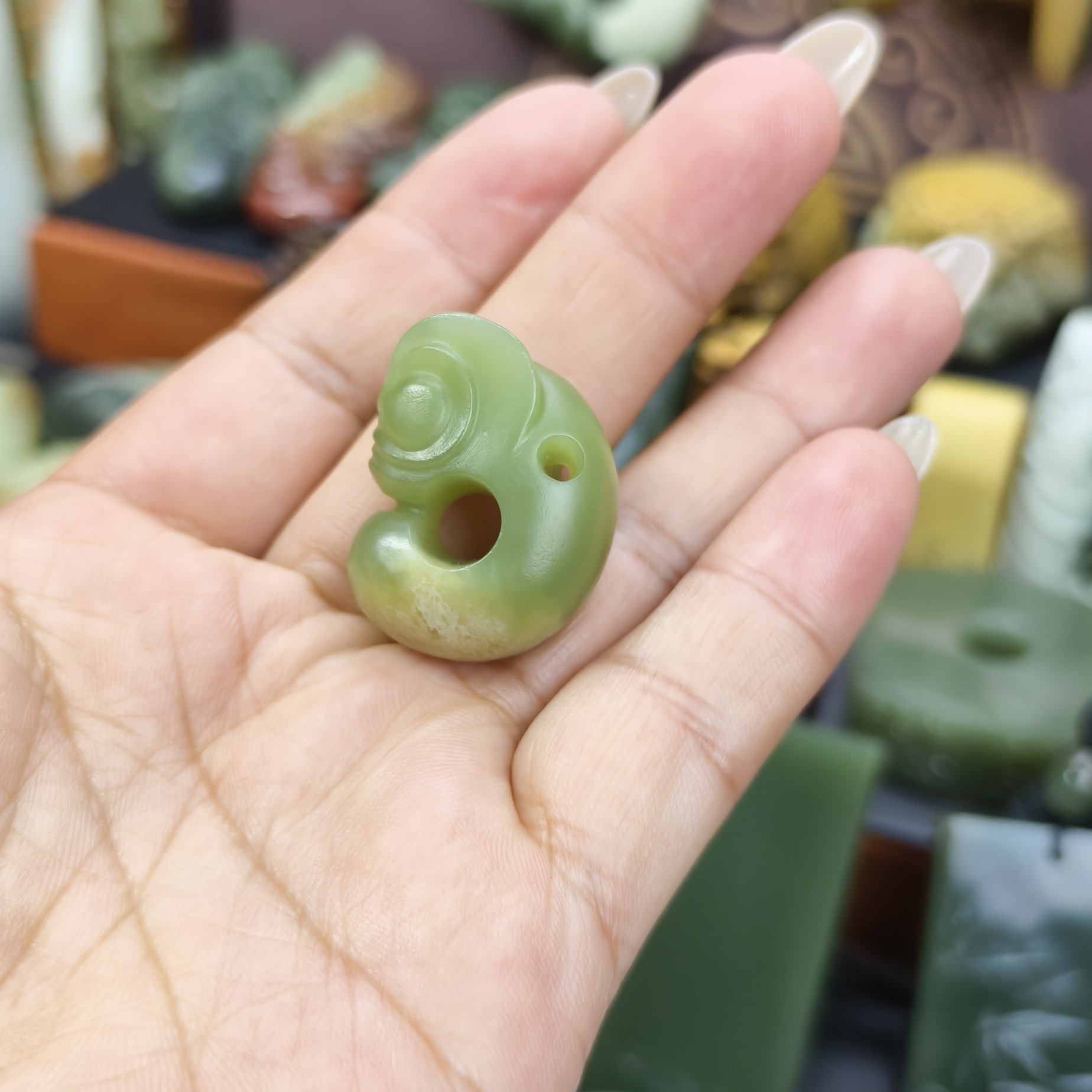 段树林河磨玉黄绿肉龙宝挂件
