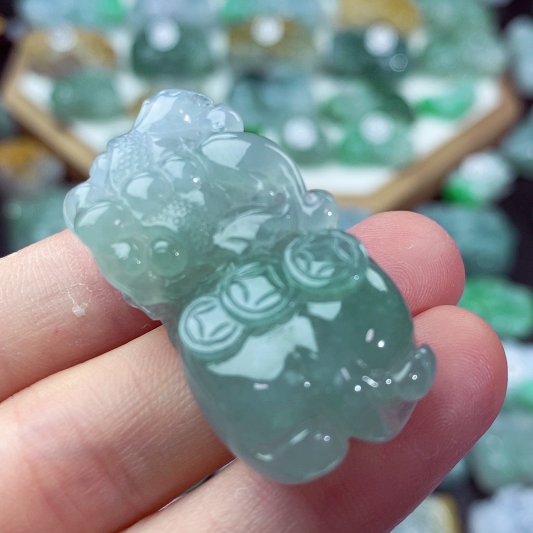 翡翠颈饰未镶嵌天然