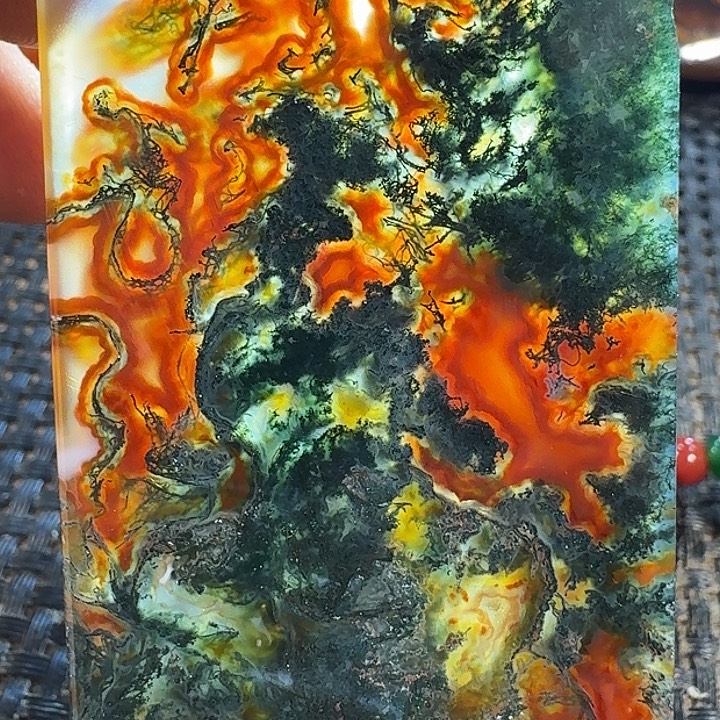 李***发玛瑙/玉髓未镶嵌颈饰