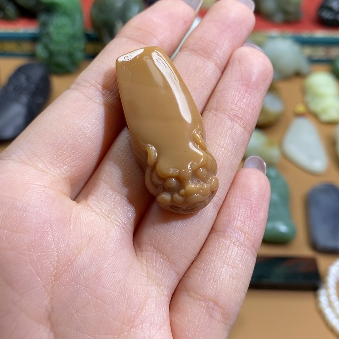 石英质玉颈饰未镶嵌