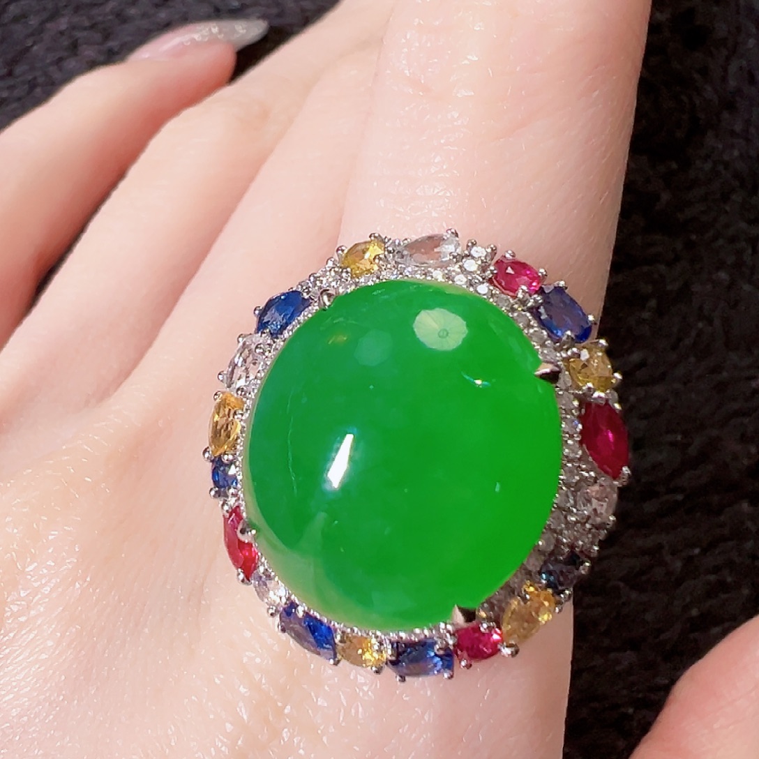 翡翠戒指18K金镶嵌签收后24小时鉴赏期，过时不退