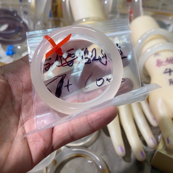 玛瑙/玉髓手镯未镶嵌就***辣10单发一根