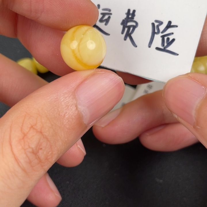 琥珀裸石未镶嵌天然160