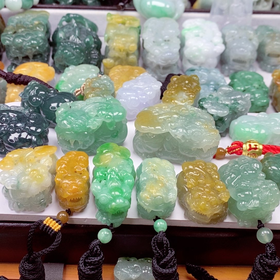 翡翠颈饰未镶嵌翡翠