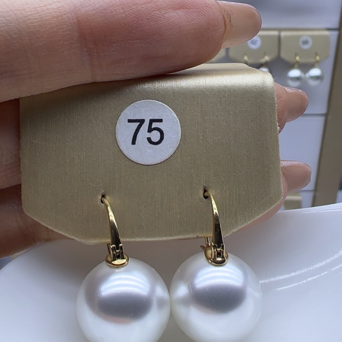 耳饰18K金镶嵌淡水珍珠