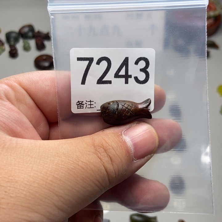 去***风蛇纹石玉未镶嵌项链