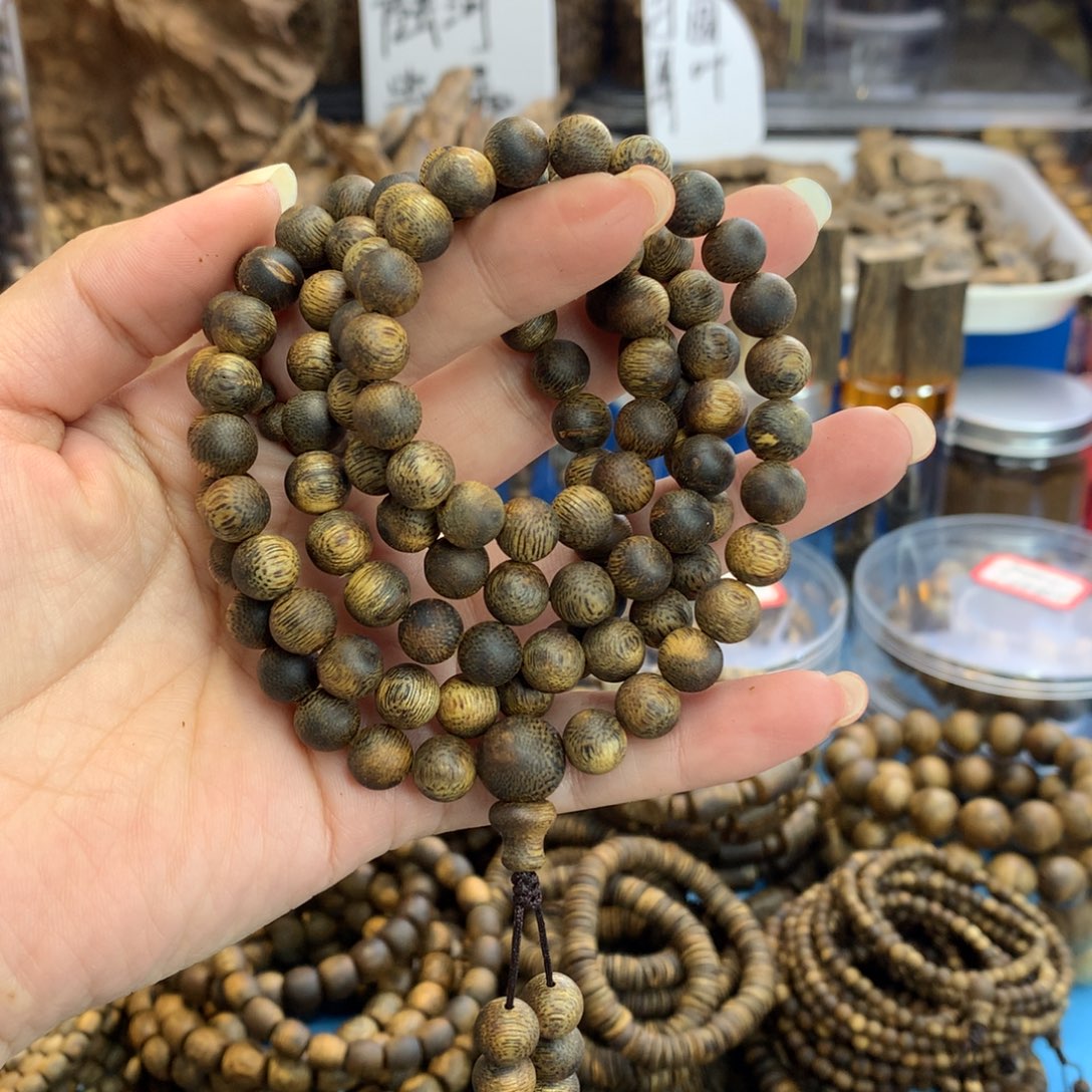 沉香碎屑沉香08圆珠多圈，沉水浮