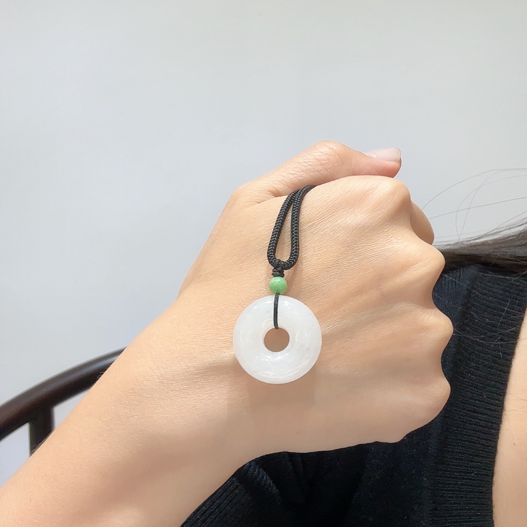 翡翠未镶嵌颈饰白冰甜甜圈