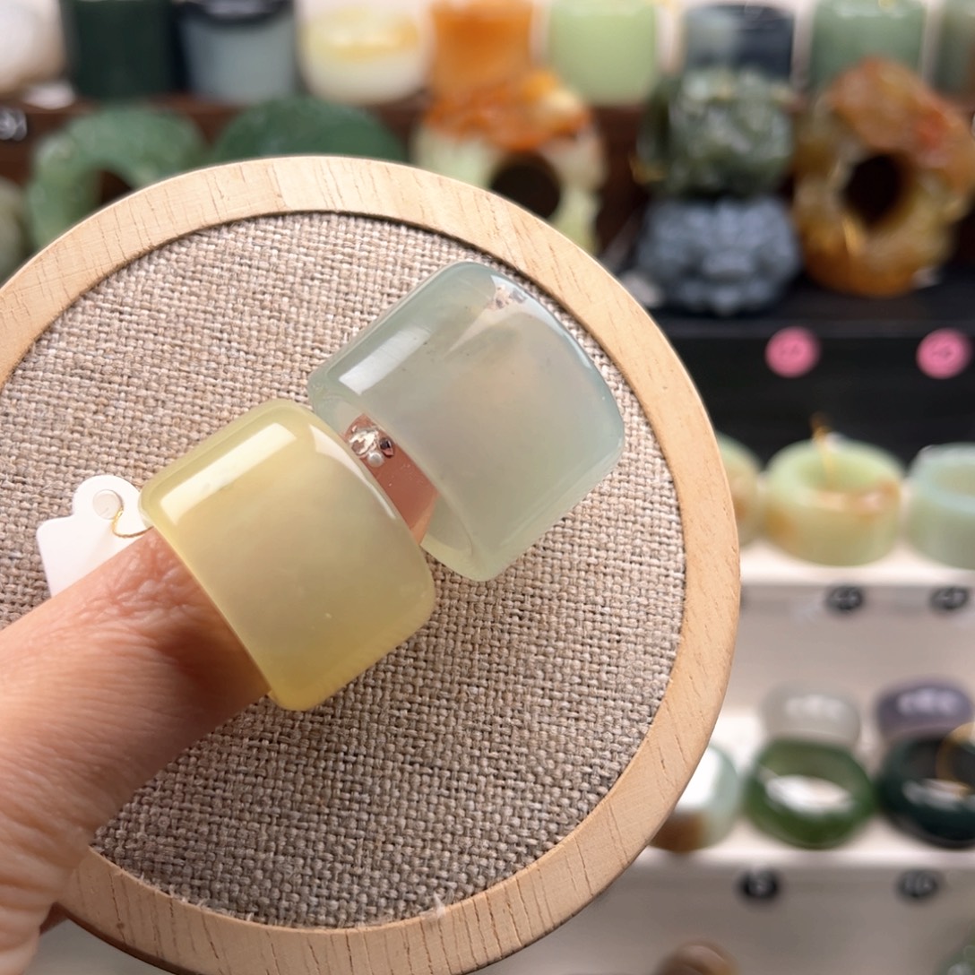 蛇纹石玉未镶嵌戒指