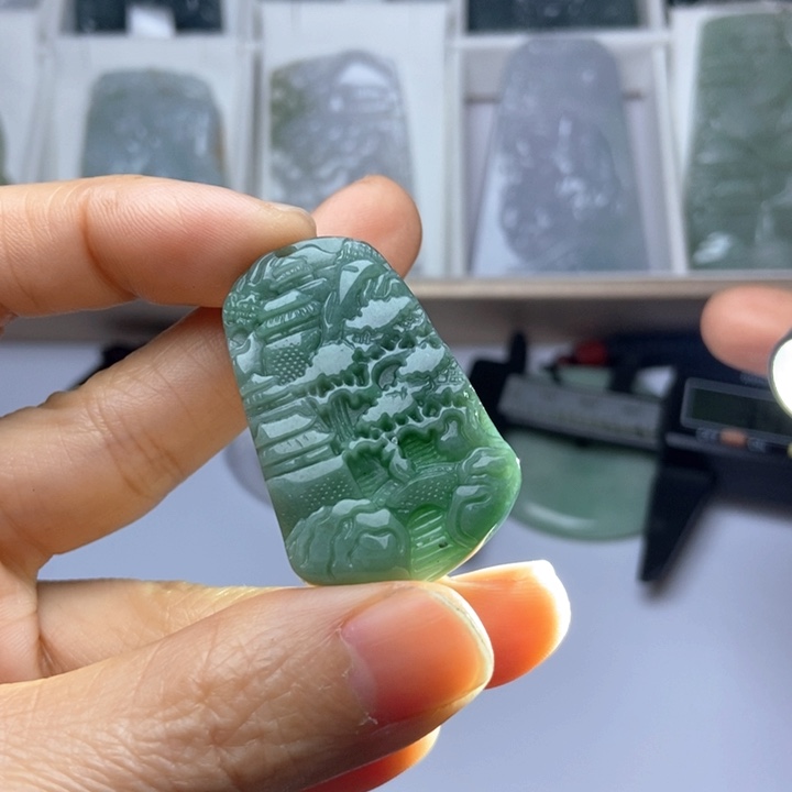 翡翠未镶嵌颈饰翡翠