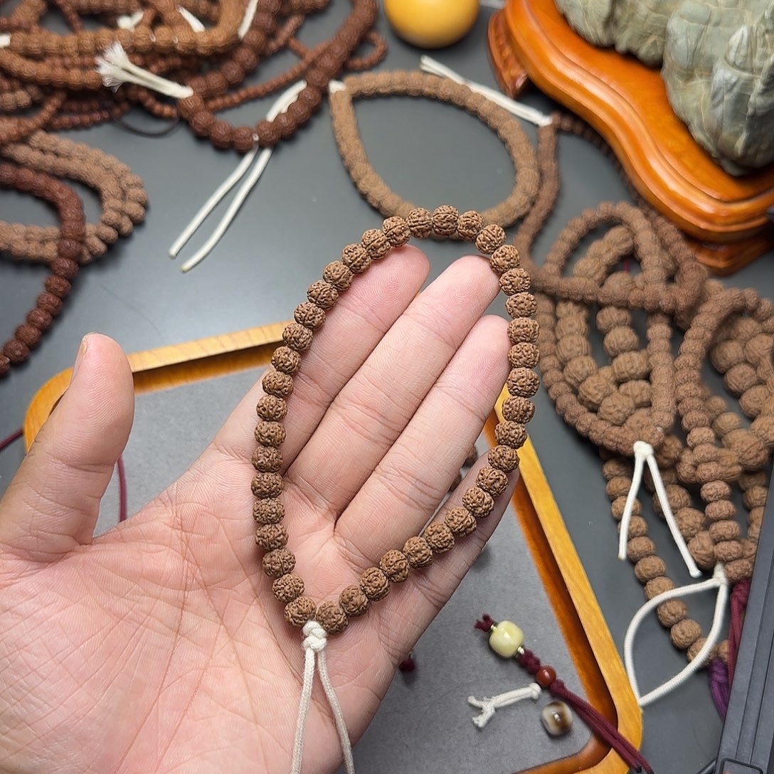 彧****金刚菩提吊坠梅花