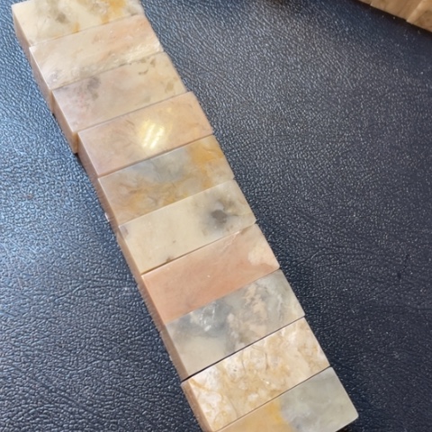 伊犁石印石瑕疵品一组10个2.0*2.0*5.0