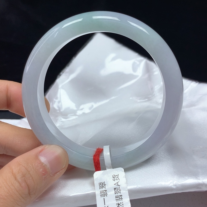 翡翠手镯（圆镯）未镶嵌60.3