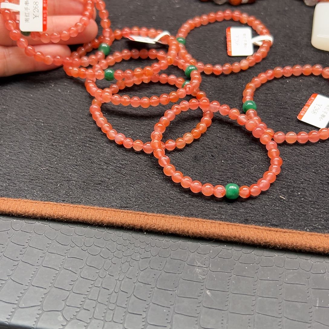 南红玛瑙未镶嵌手链