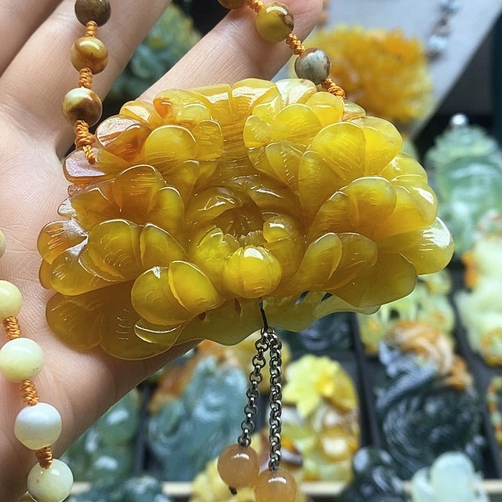 蛇纹石玉挂件未镶嵌